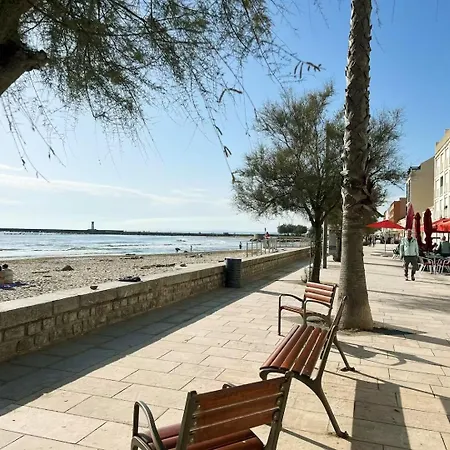 - Piscine & Parking * Le Grau-dʼAgde